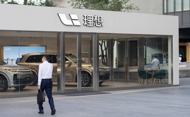 Shanghai,,China,-,June,27,,2023:,Li,L9,Electric,Full-size