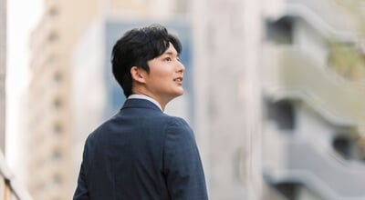 A,Japanese,Man,In,His,20s,Wearing,A,Suit,In