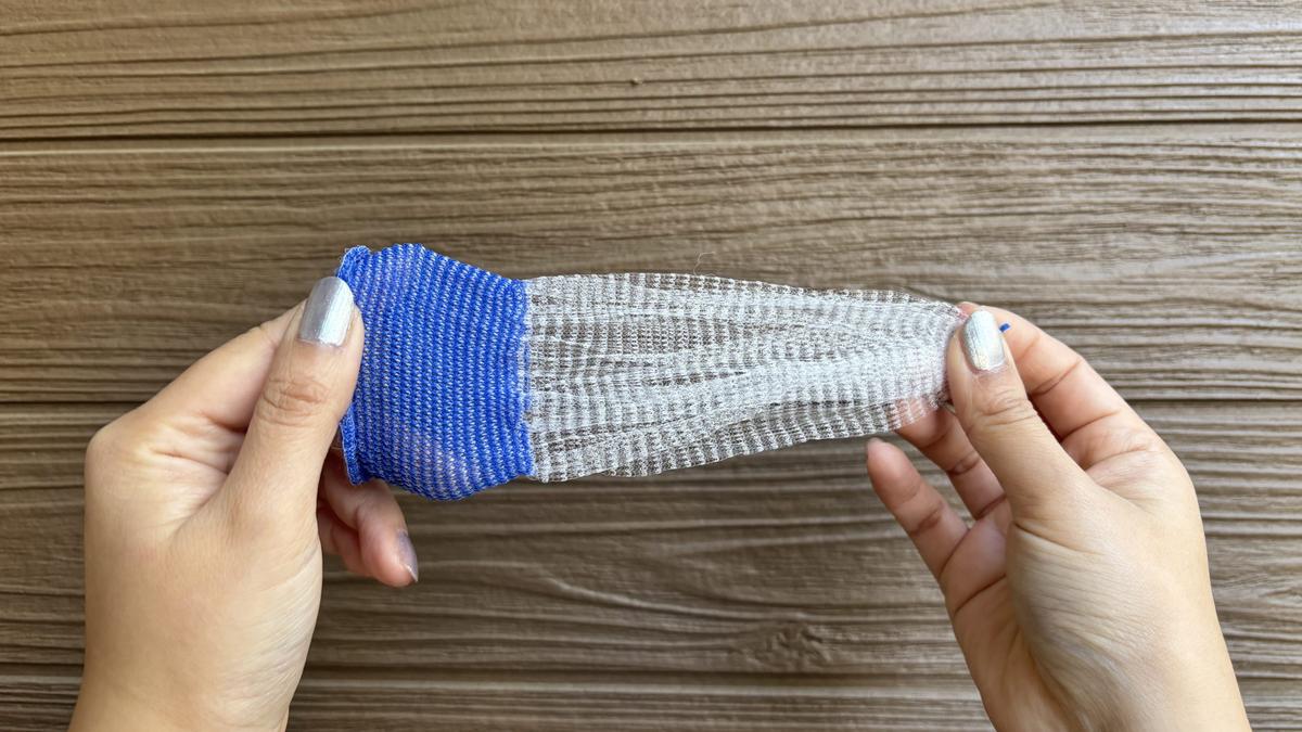 靴下みたいに履かせるだけでホコリがごっそり取れちゃった！ドラム式