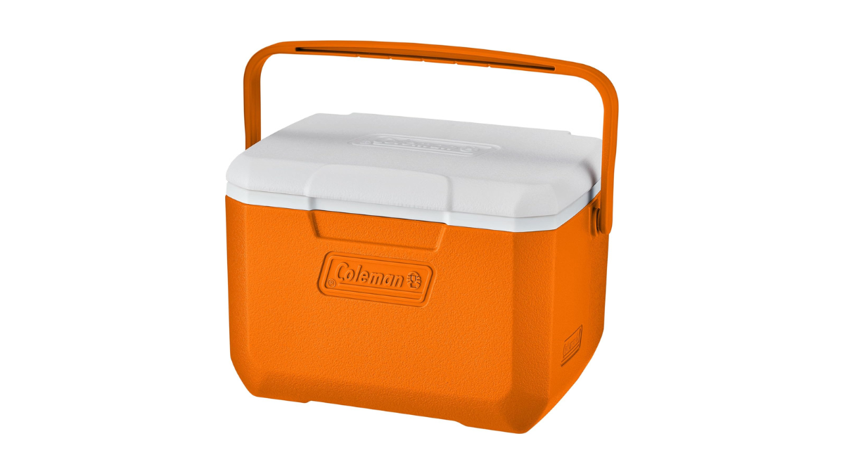 このサイズが一番使える。缶6本・500ml対応のColemanクーラボックス