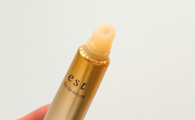 roomie_est-the-lip-serum3-1.jpg