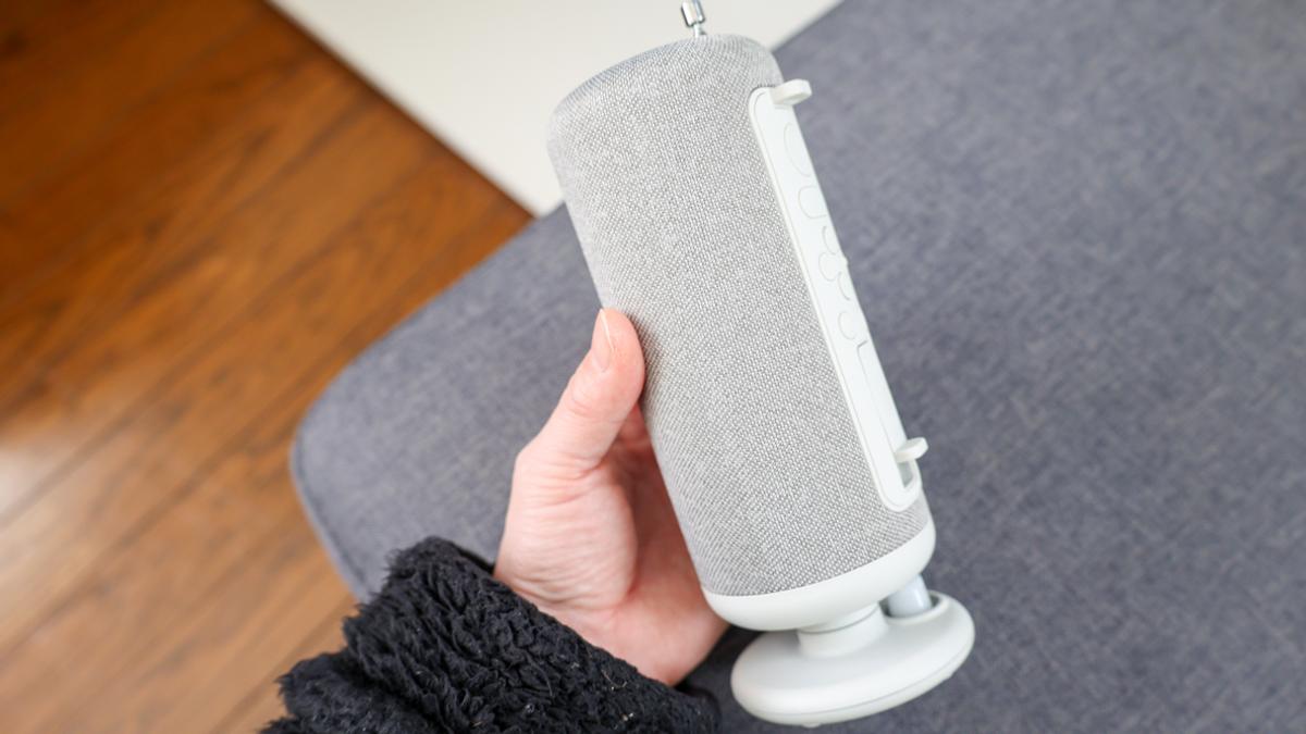 防災時に「懐中電灯」「ラジオ」「充電器」になるワイヤレススピーカー