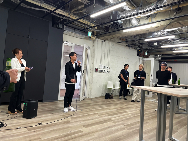 今井豪さん（写真の左から2番目）