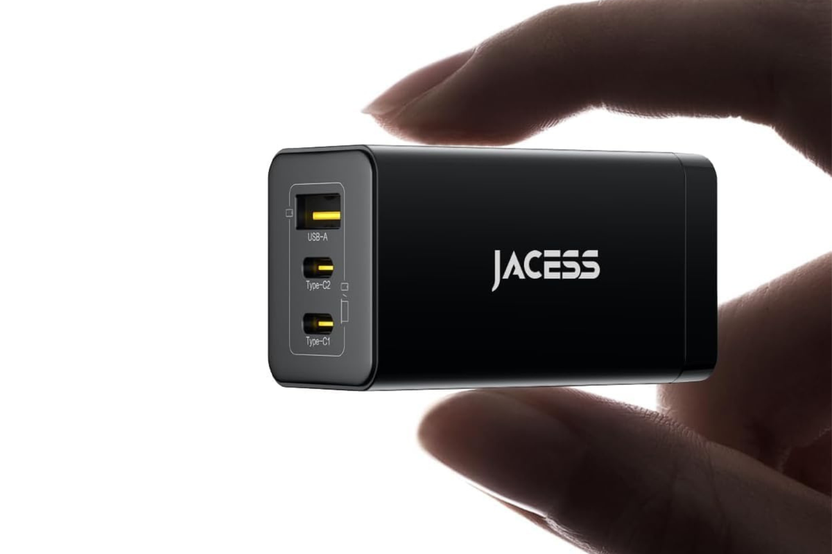 いいもの見つけちゃった！急速充電器界に「世界最小クラス」の新星現る