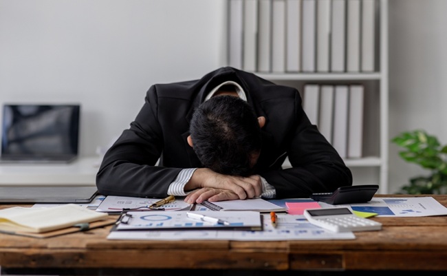 Tired,Exhausted,Business,Asian,Man,Sleepy,And,Bored,From,Sitting