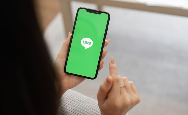 Chiang,Mai,,Thailand,-,Feb,27,2025:,Individual,Using,A