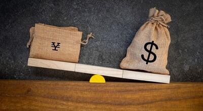 Image,Of,A,Weak,Yen,And,A,Strong,Dollar