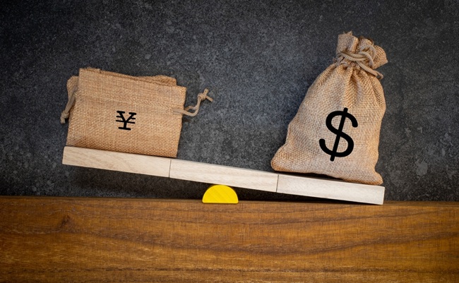 Image,Of,A,Weak,Yen,And,A,Strong,Dollar