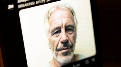 Warsaw,,Poland,-,Feb,3,,2026:,Mobile,Phone,Screen,Displaying