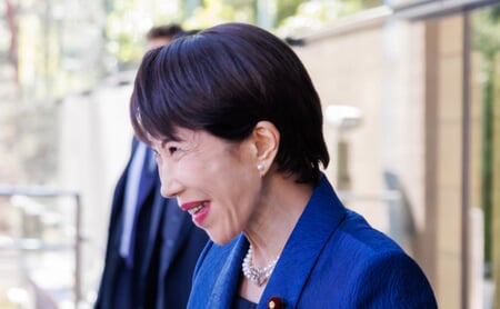 ファシズムは笑顔と共にやってくる。“高市スマイル”に操られる有権者と、自民の巧みなネット戦略に太刀打ちできぬ野党の無策