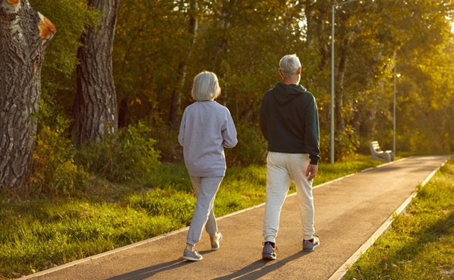 Senior,Active,Couple,,Old,Spouses,Enjoy,Walking,Outdoor,,Sporty,Fit