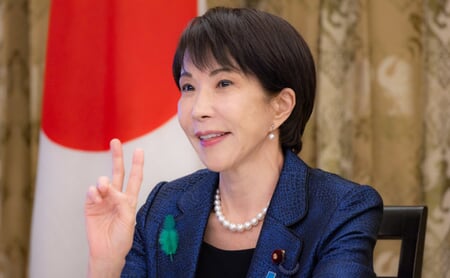 「隠し部屋」で細身のタバコをくゆらす高市早苗の孤独。“大衆的人気”と”内部評価”の乖離が示す政権運営の危うさ