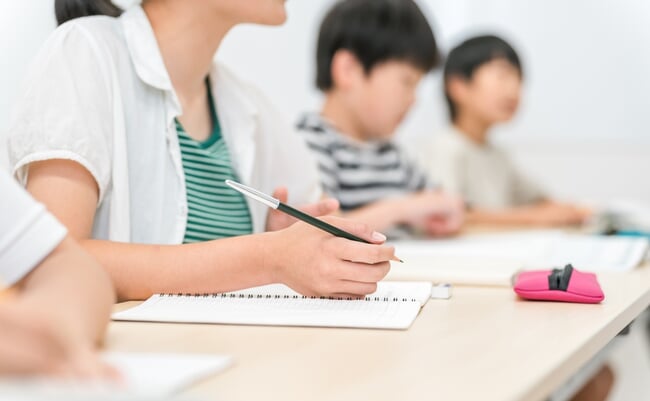 Girls,,Elementary,School,Students,,And,Junior,High,School,Students,Writing