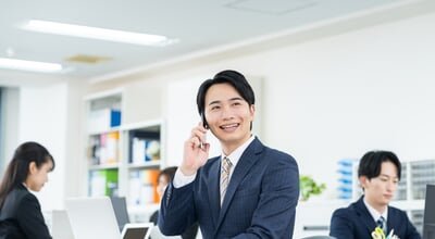 Young,Businessman,Working,In,The,Office