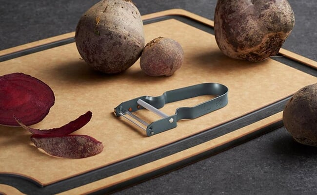 roomie_20260527_victorinox_rex_peeler_02.jpg