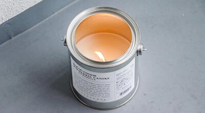 roomie_250709_mw_outdoorcandle_01_1.jpg