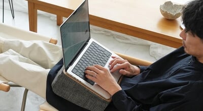 roomie_260505_deskanywhere2_05-1.jpg