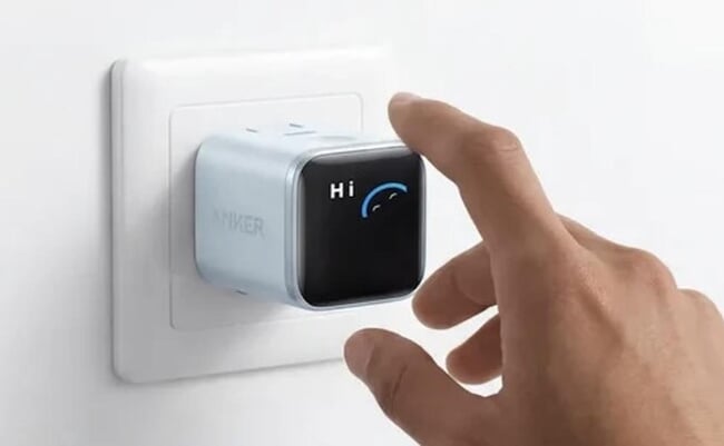 roomie_2605_amazon_anker_nano_charger4.jpg