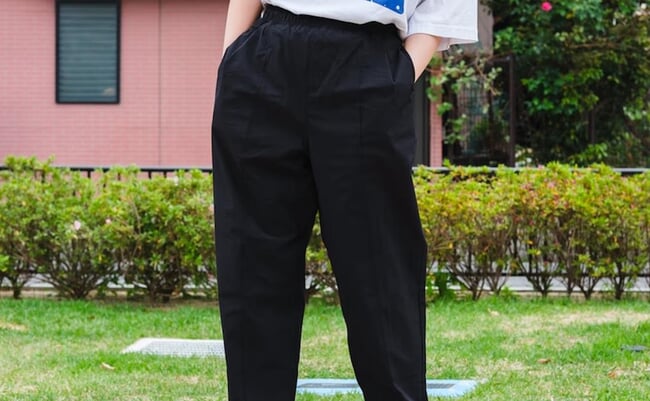 roomie_shrkm250420_famima4.jpg