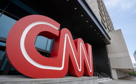 CNN創業者ターナー氏死去の裏で進む買収劇、報道の自由は守られるのか？