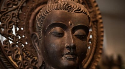 Buddha,Face,Head,Looking,At,Wisdom,Light,Calm,Peace,To