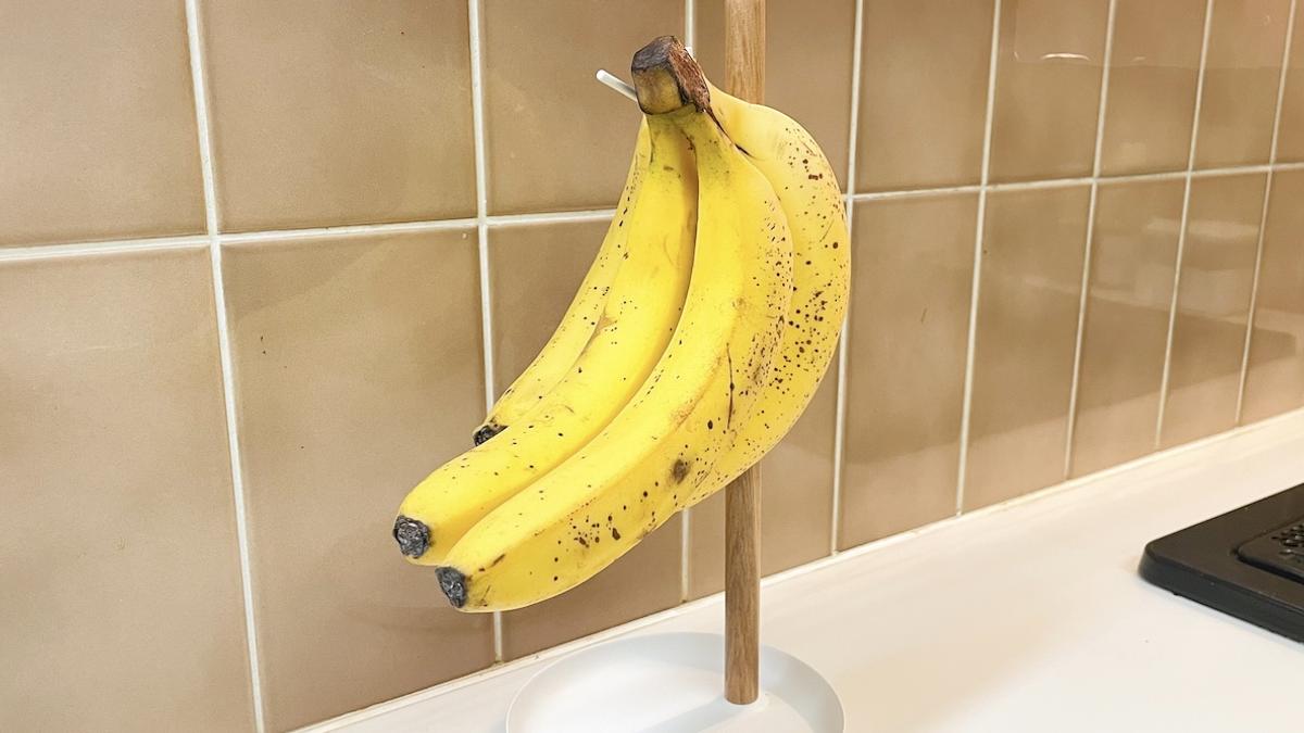 物価高の味方、「バナナ」。山崎実業のスタンドに吊るしたら、いつも