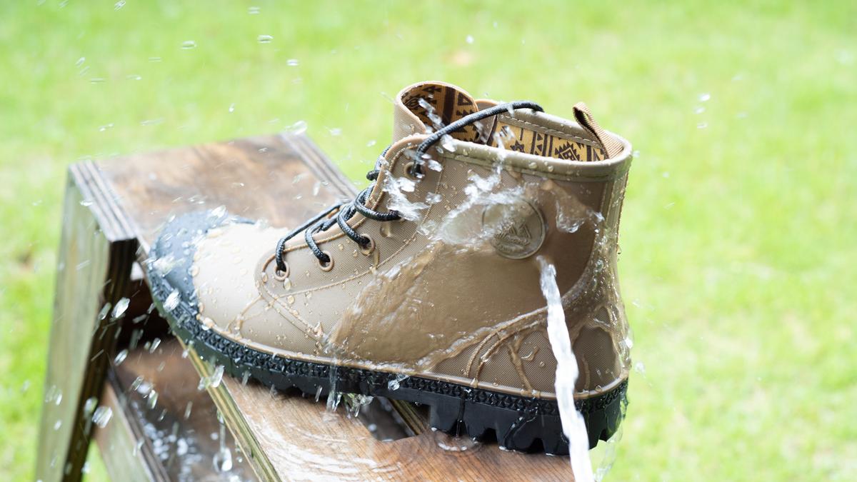 @yuさん専用 1,900円でこの防水性能。ワークマンの「雨具っぽくない防水シューズ
