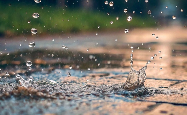 Photography,Rainwater,That,Falls,On,Land,.,Rain,Drops,Photography.