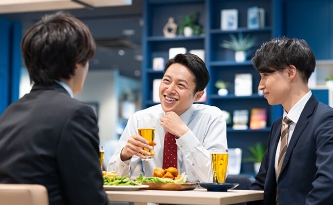 A,Middle-aged,Businessman,Having,A,Drinking,Party,With,His,Subordinate