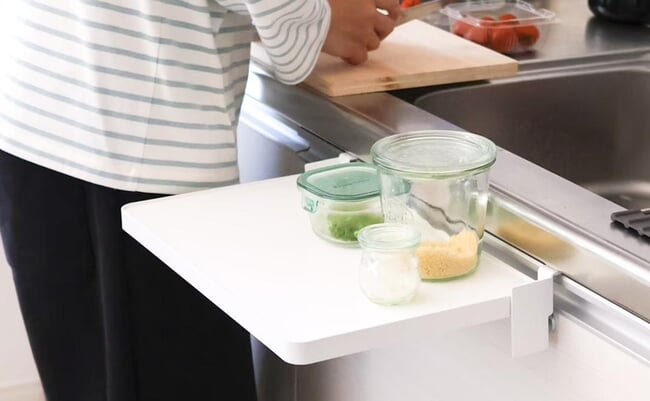 roomie_20260429-mio-yamajitsu-foldable-sink-cabinet-03.jpg