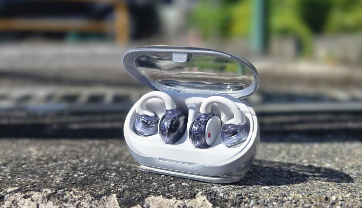 夏場に着けるイヤホンの最適解として「JBL Soundgear Clips」を推