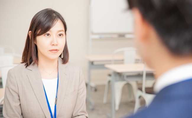 Asian,Business,Woman,Having,A,Meeting,(counseling?interview)