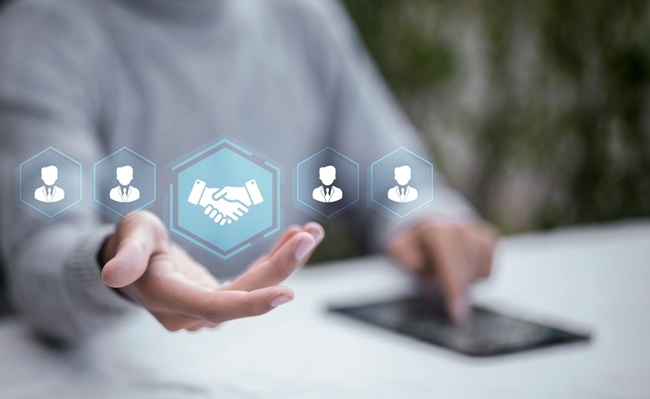 Business,Person,Presenting,Digital,Partnership,Concept,With,Handshake,Icon,And