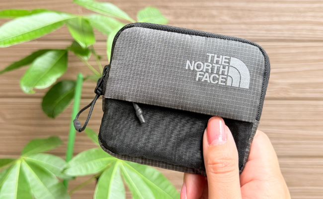roomie_260813_THE-NORTH-FACE_Hazy-Wallet_1.png