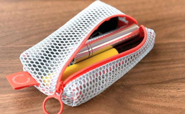 roomie_marks-mesh-pouch-scaled.jpg