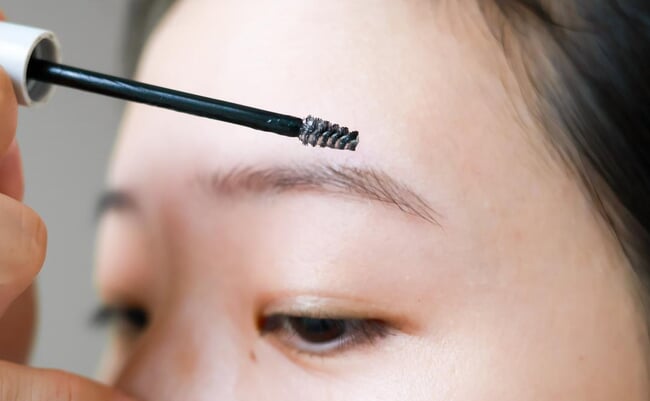 roomie_20260916-mio-cezanne-eyebrowmascara-01.jpg