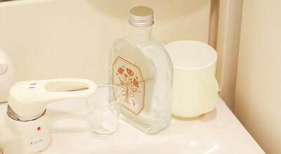 roomie_260910_fraancfranc_mouthwashbottle_01.jpg
