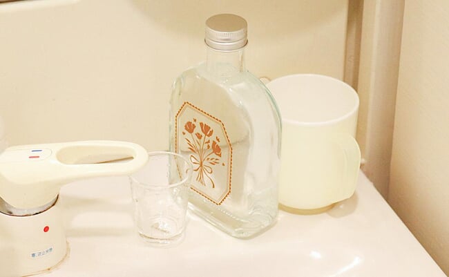 roomie_260910_fraancfranc_mouthwashbottle_01.jpg