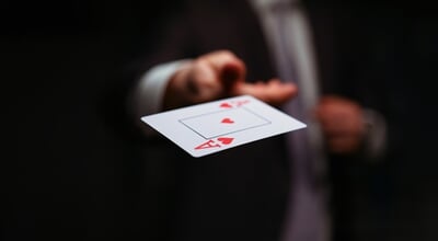 Close-up,Of,Male,Throwing,Trump,Out,Of,Sleeve.,Professional,Player