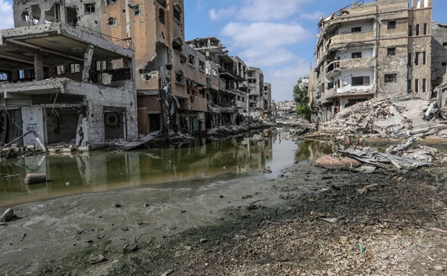 Palestinians,Around,The,Destraction,Coused,From,An,Israeli,Military,Operation