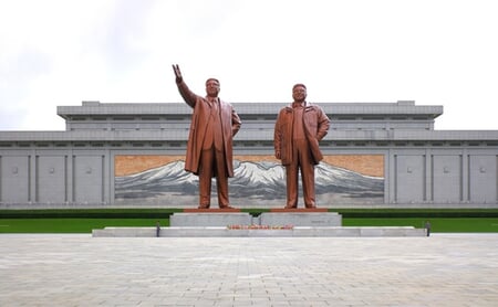 北朝鮮で進む「金正恩一強」体制。朝鮮労働党々規約“改定”が映す「権力集中の実像」