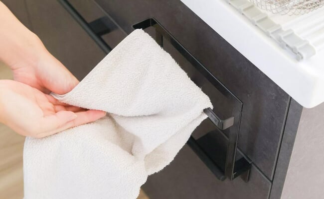 roomie_20261006-mio-yamajitsu-towel-hanger-01.jpg