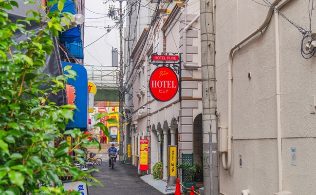 Osaka,,Japan,-,Oct,20,2023:,A,Tranquil,Alley,Adjacent