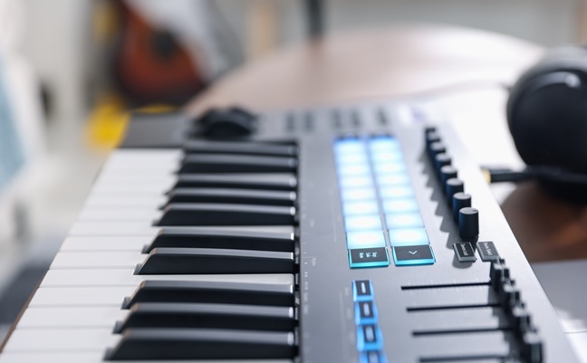 One,Portable,Midi,Keyboard,Indoors,,Closeup,View