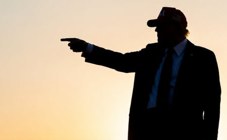トランプ「中間選挙前にイランを攻撃しない」の自縄自縛。敵に自由を与えてしまう“期限を切った約束”の副作用